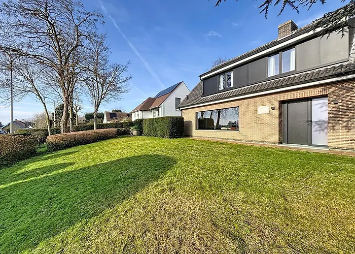 Raphaelle - Close To Plopsaland De Panne!